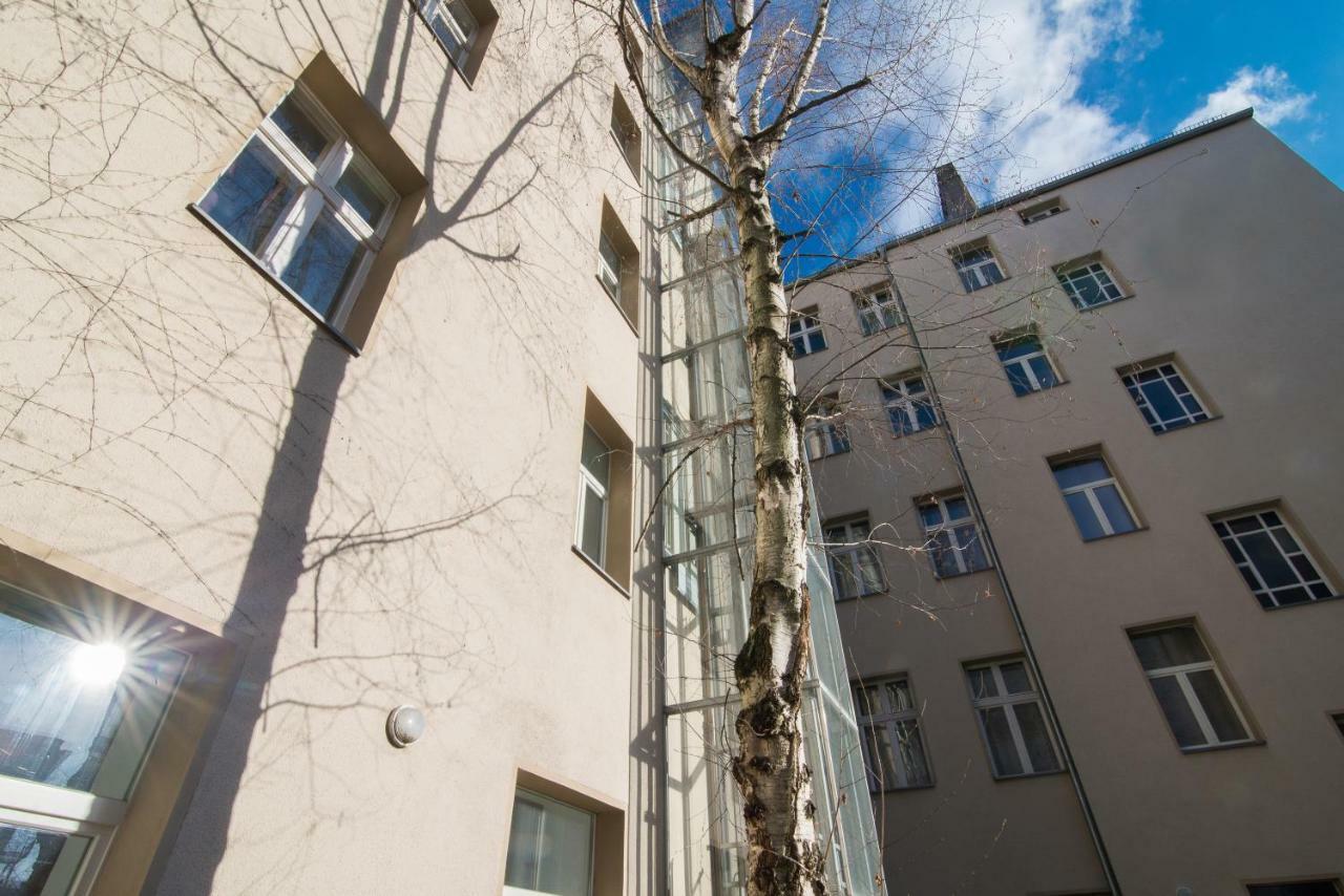 Апартаменты Mooeve Friedrichs Mid Берлин Экстерьер фото